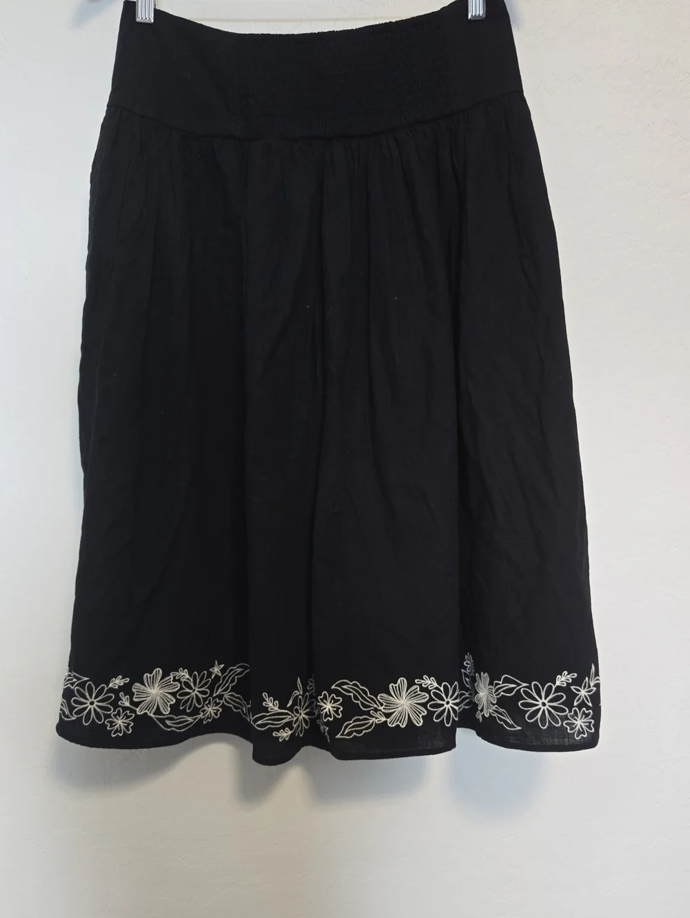 Treasure & Bond Embroidered Hem Cotton Midi Skirt Black A-Line Casual Sze M NWOT